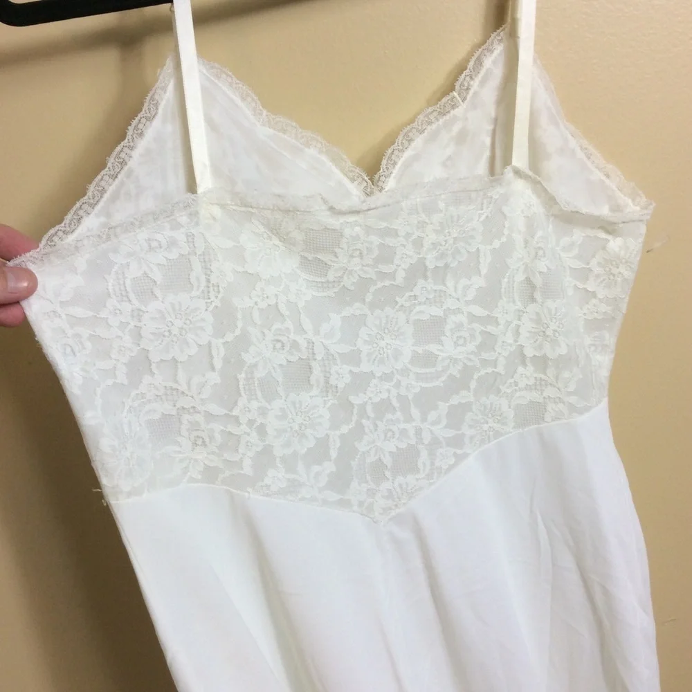 Vintage Vanity Fair white slip. 36. Medium. - Picture 5 of 7